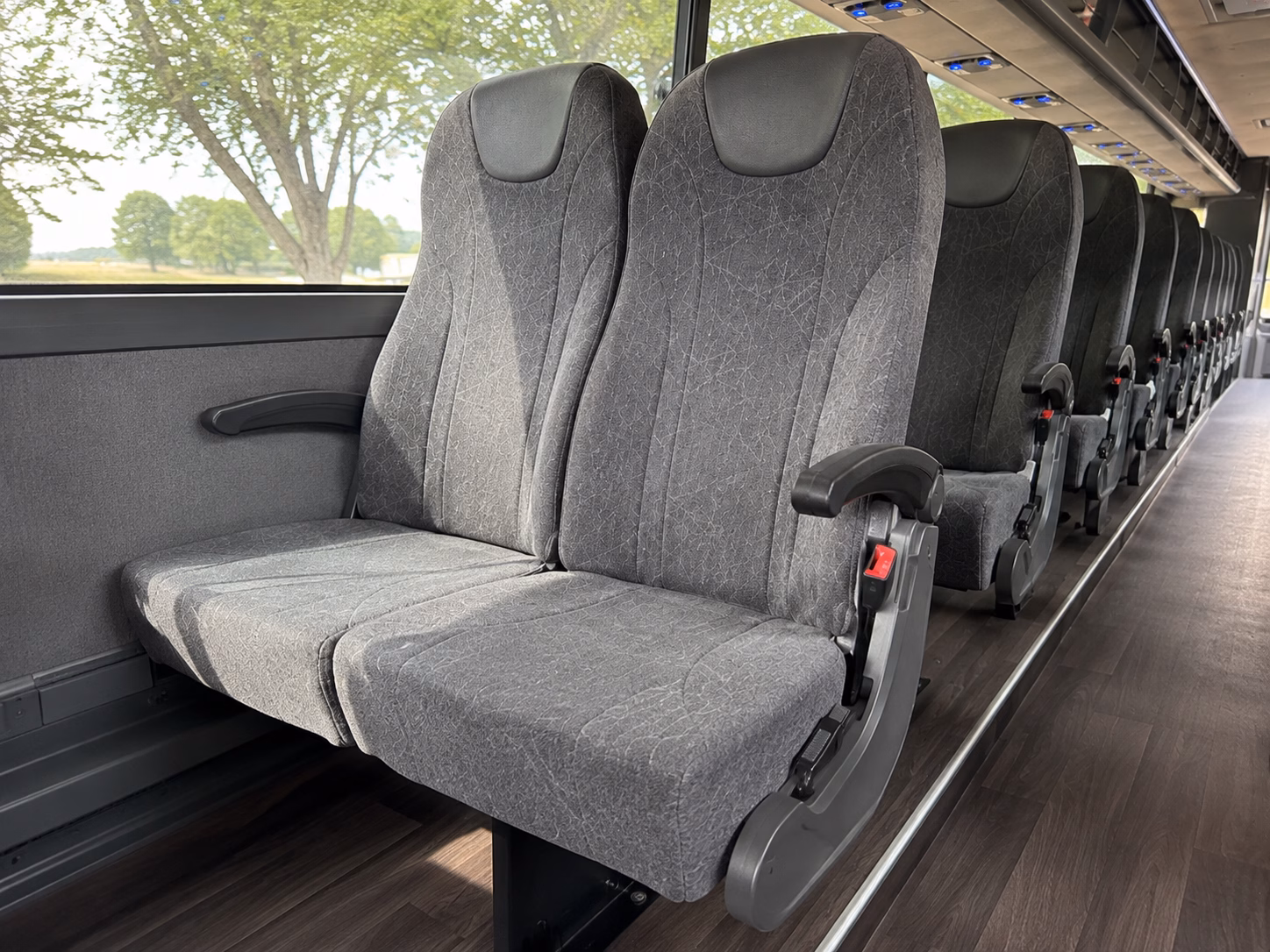 charter bus transfers between charlotte douglas international airport and kannapolis